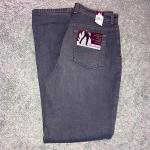 GLORIA VANDERBILT | Brand New Jeans